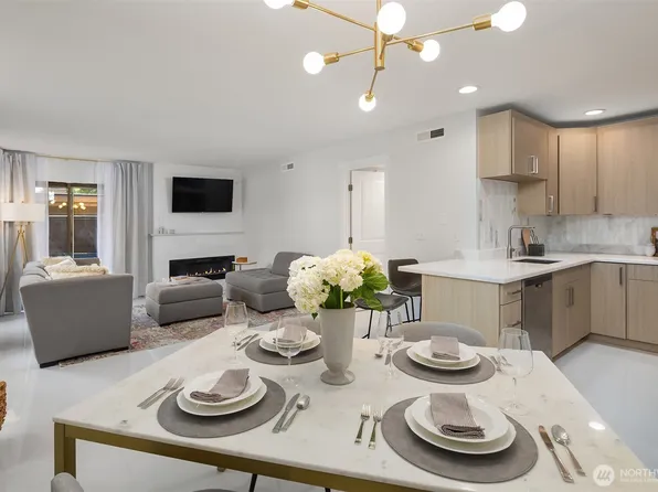 11504 NE 128th Street #32, Kirkland, WA 98034