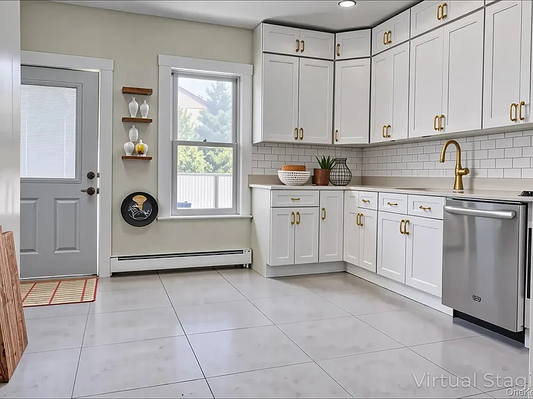 71 Lenox Ave — Photo 2