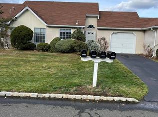 572B Nutley Dr, Monroe Township, NJ 08831