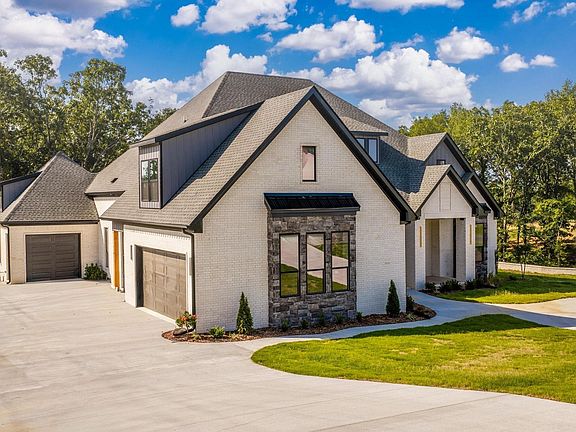 3rd image of 120 Highland Dr