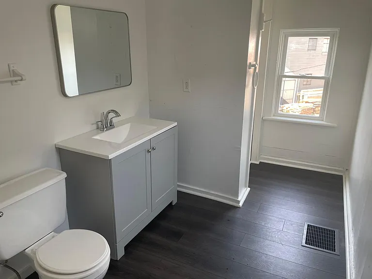 38 Comfort St — Photo 2