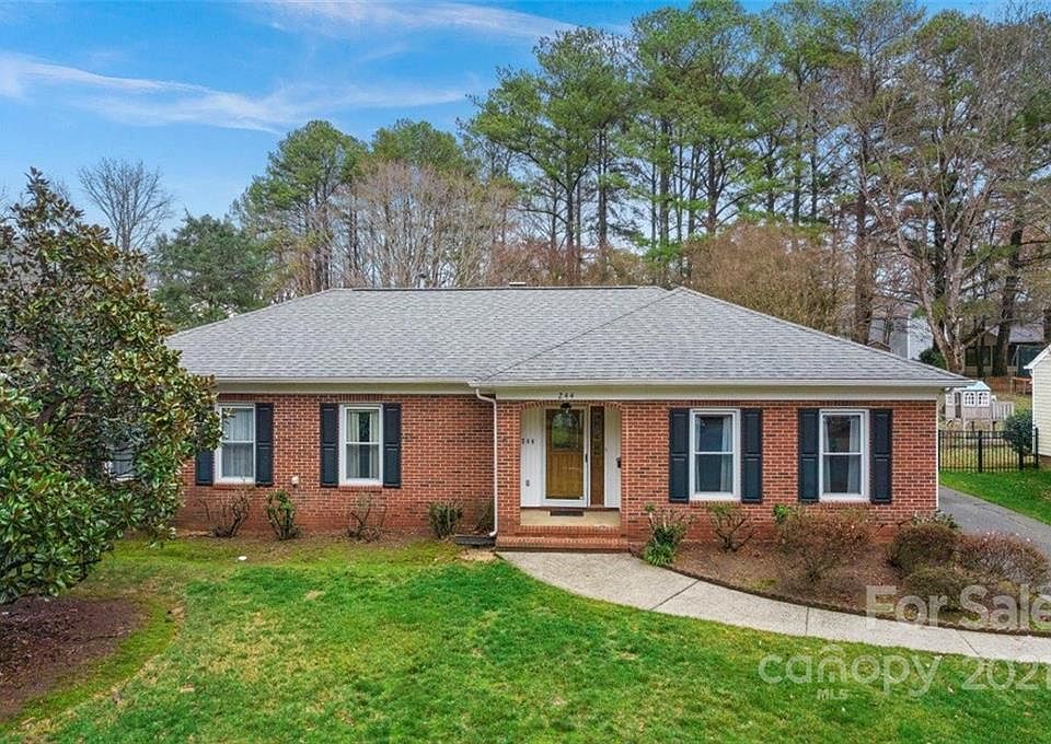 1st image of 244 Sunnywood Ln
