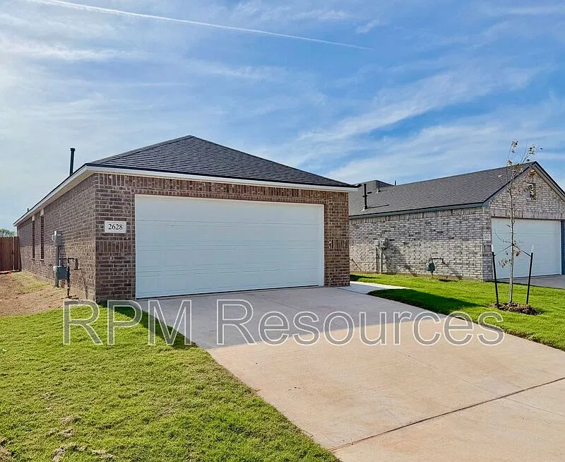 4 bed, 2.0 bath, 1459 sqft, $1,795 — Photo 2