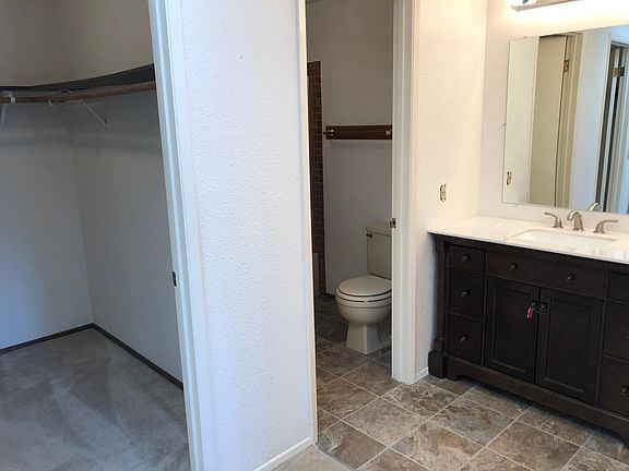 Master bath & walk-in closet