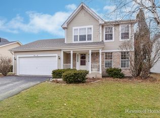 915 Matthew Ct, Naperville, IL 60540