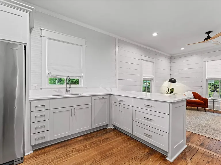 1012 Burnett Ave — Photo 11