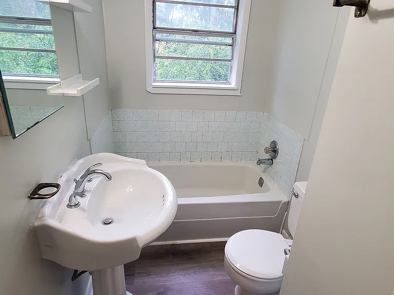 213 Blanton St — Photo 9