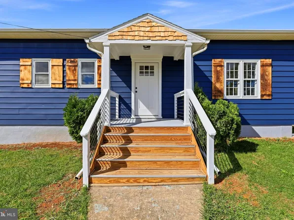 3467 Poor House Rd, Martinsburg, WV 25403