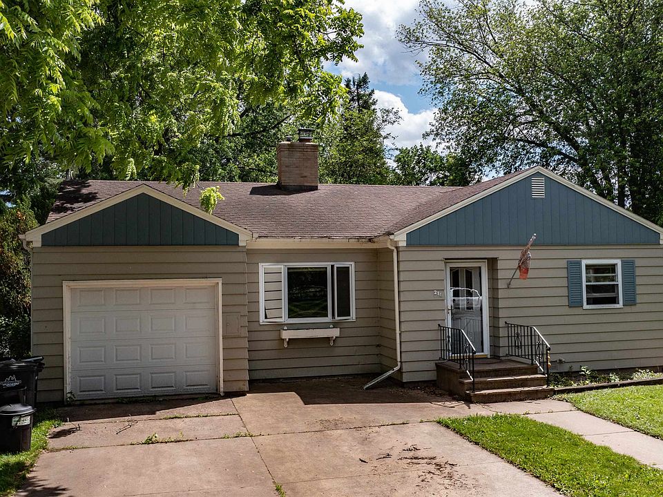 216 W 5th St, Shawano, WI 54166 Zillow