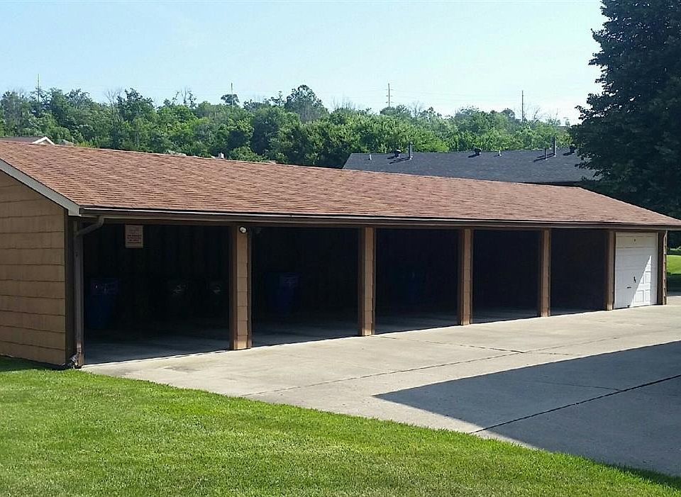 2nd image of 32 Kelly Ct