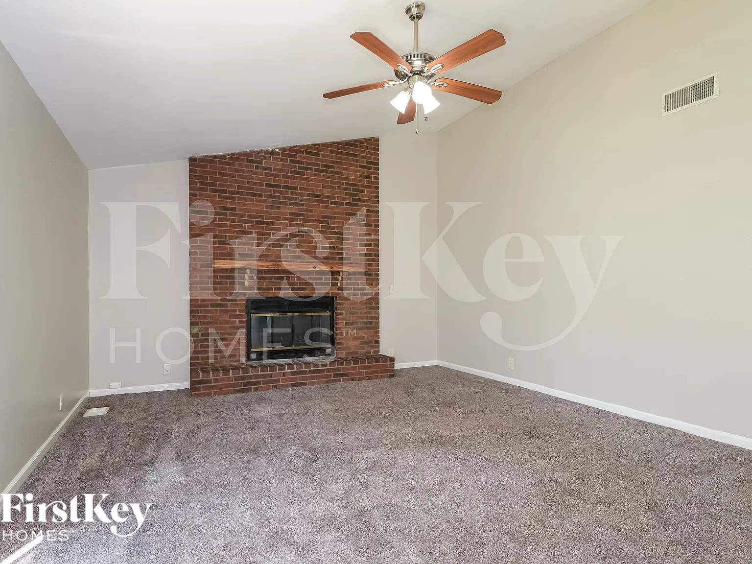 3 bed, 2.0 bath, 1557 sqft, $1,340 — Photo 4