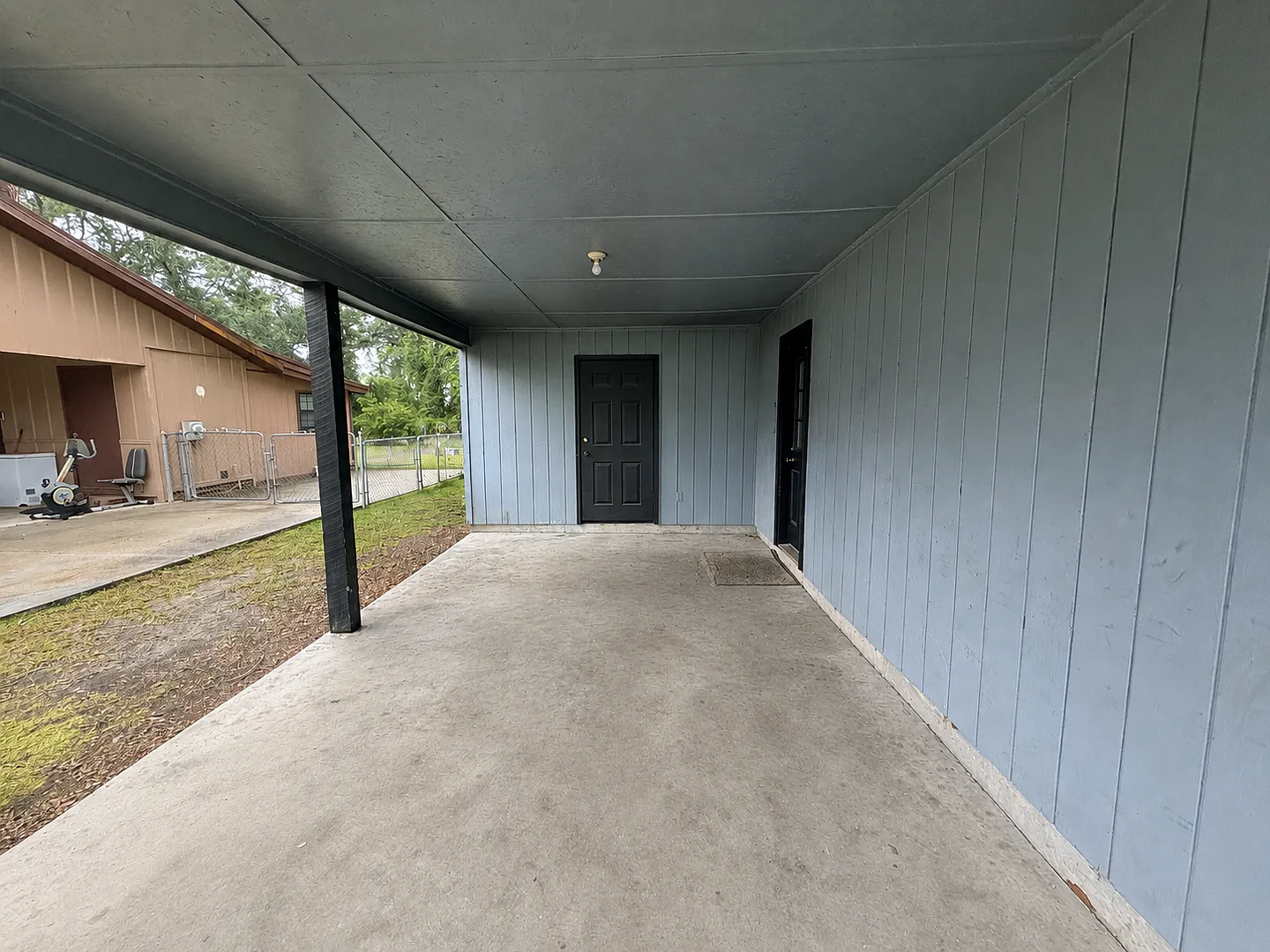 Beautiful 3BD/2B Home with Spacious Outdoor Living — Photo 2