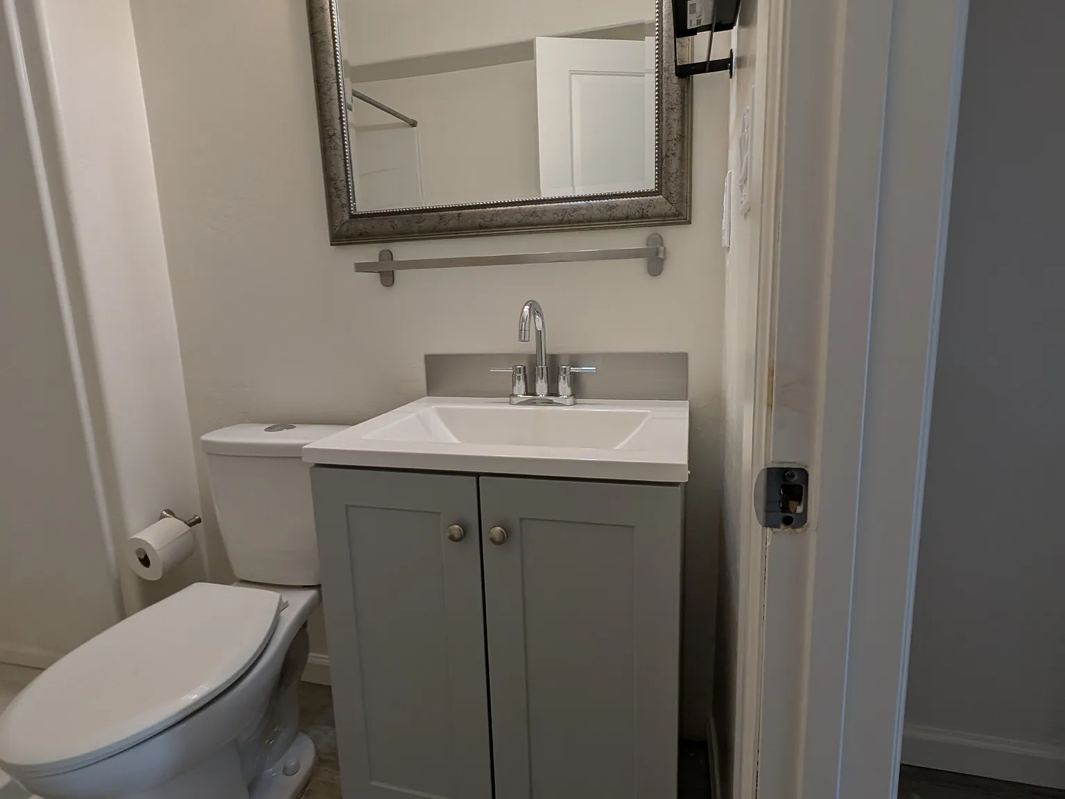1418 S Stanley Pl — Photo 1