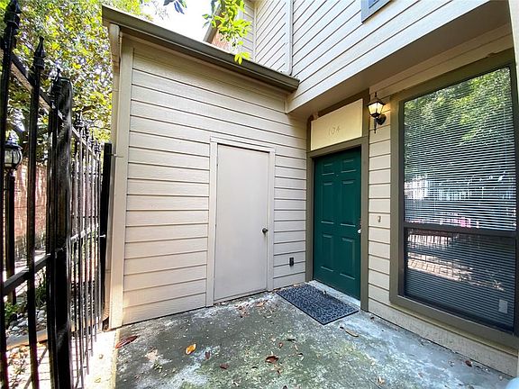 3rd image of 1201 McDuffie St Unit 104
