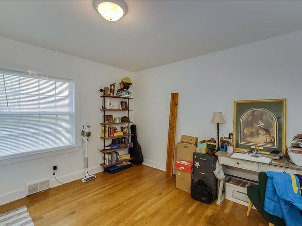 lexington-kentucky-2093667214 picture