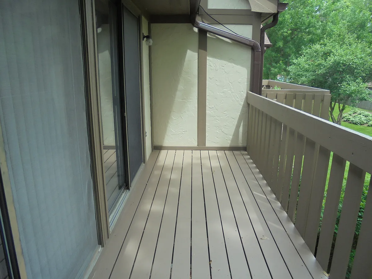 Building Photo - 4730 Calvert Dr #C2