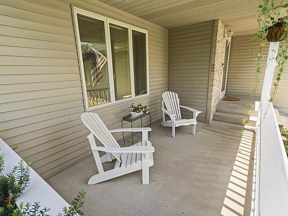 4th image of 2537 Southcrest Ave E