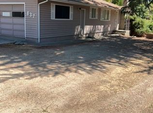 837 S Royal Ave, Eagle Pt, OR 97524