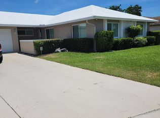 27 Vista Del Rio, Boynton Beach, FL 33426