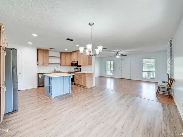 12835 Farm Rd, Southport, FL 32409