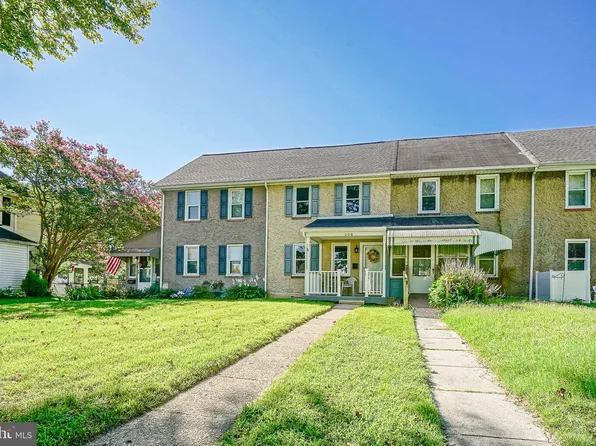 208 New Jersey Rd, Brooklawn, NJ 08030