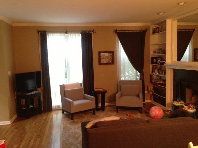 1st image of 2905 N Wolcott Ave #A