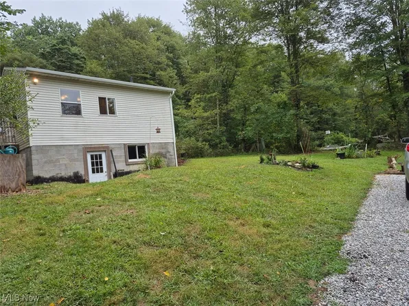 5550 Sandy Ave SE, East Sparta, OH 44626