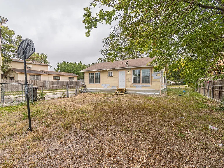 106 Southway Dr #1 — Photo 11