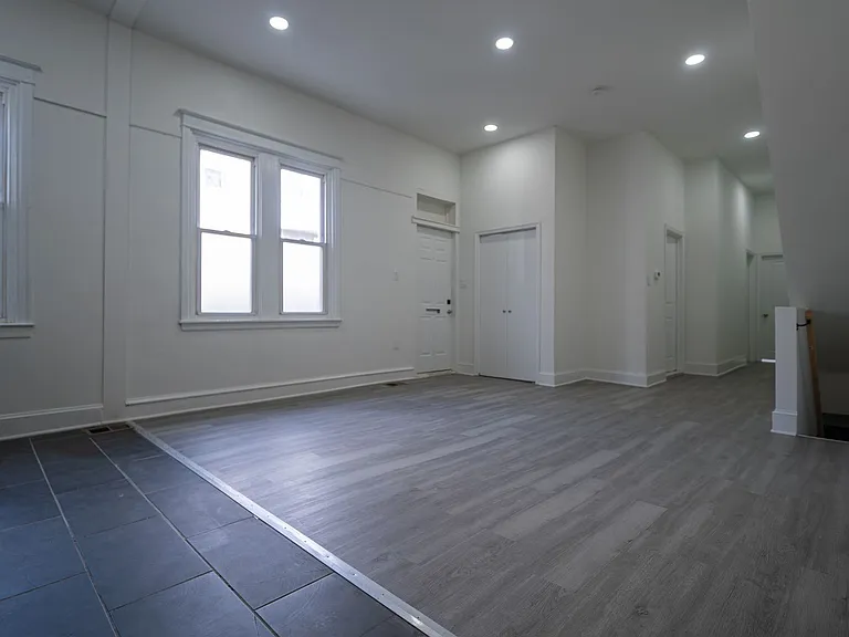 2410 Wharton St — Photo 16