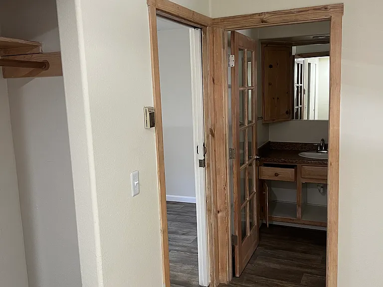 124 Hiawatha Ave #10 — Photo 4