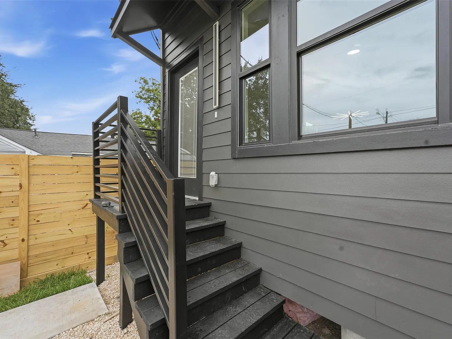 2 bed, 2.5 bath, 1071 sqft, $2,000 — Photo 3
