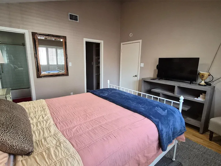 2118 Oakdale St #3 — Photo 7