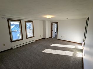 7 Hampden St APT 3B, Worcester, MA 01609