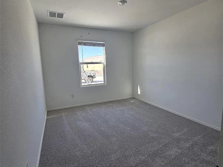 2304 Blizzard Dr — Photo 9