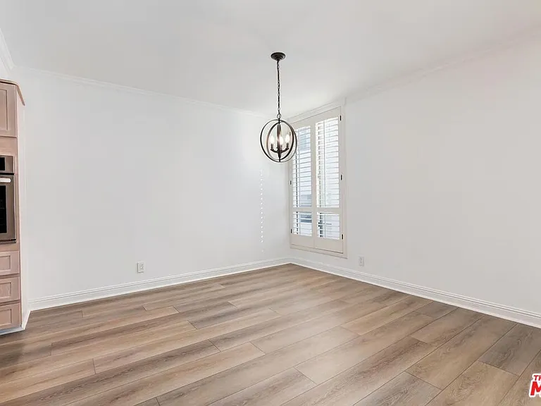 1710 Malcolm Ave #303 — Photo 9