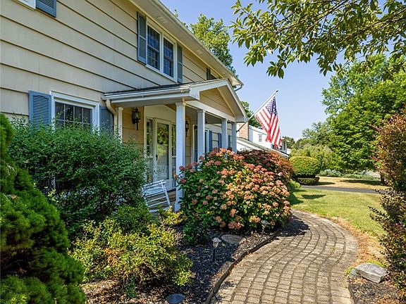 2nd image of 47 Hillrise Dr