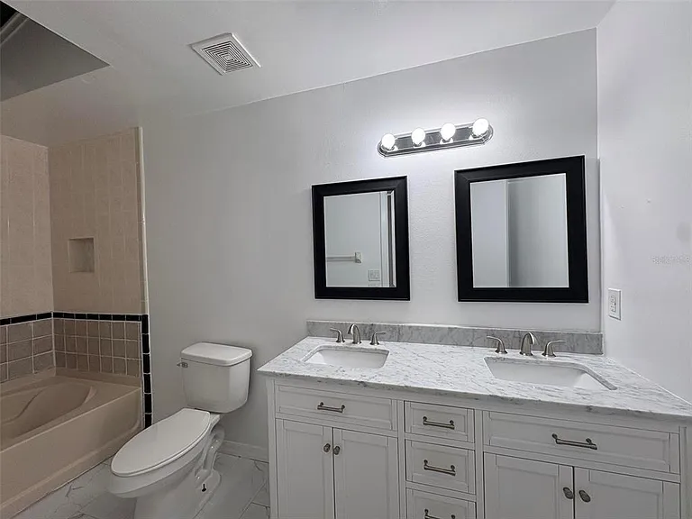 1724 Foxhall Cir #1724 — Photo 10