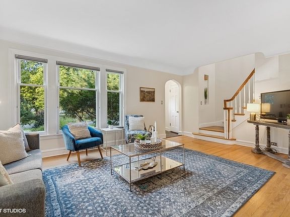 3rd image of 4431 W Wrightwood Ave