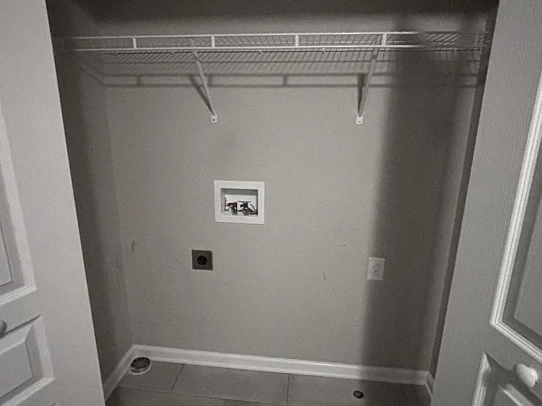 172 Alexander Blvd — Photo 11