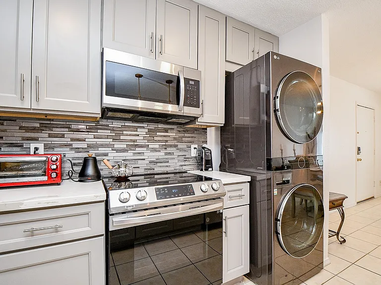 12633 Memorial Dr #114 — Photo 17
