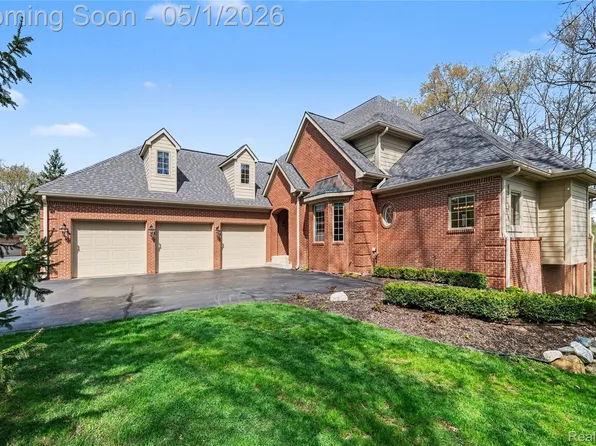 3650 Honors Way, Howell, MI 48843