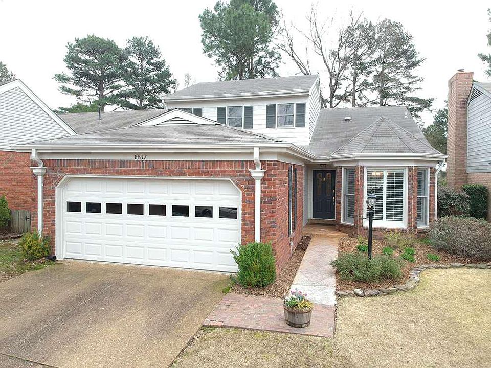 1st image of 8817 Fairway Gardens Dr