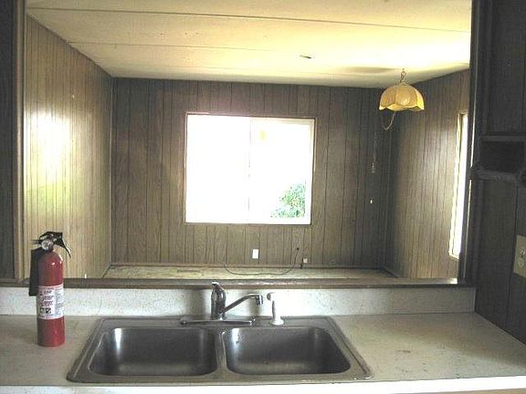 3rd image of 86889 Summer Ln