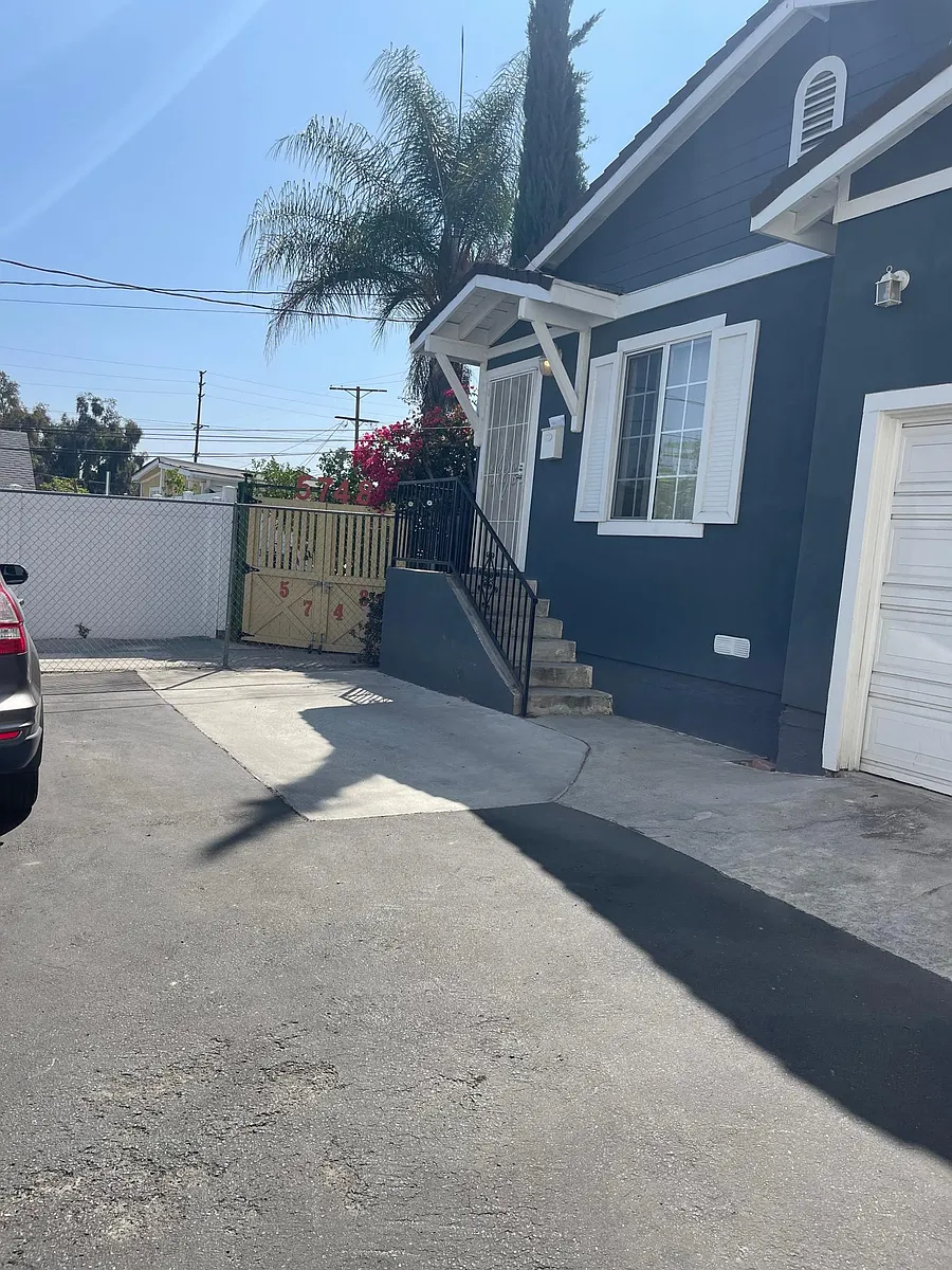 Building Photo - 5744 Aldama St