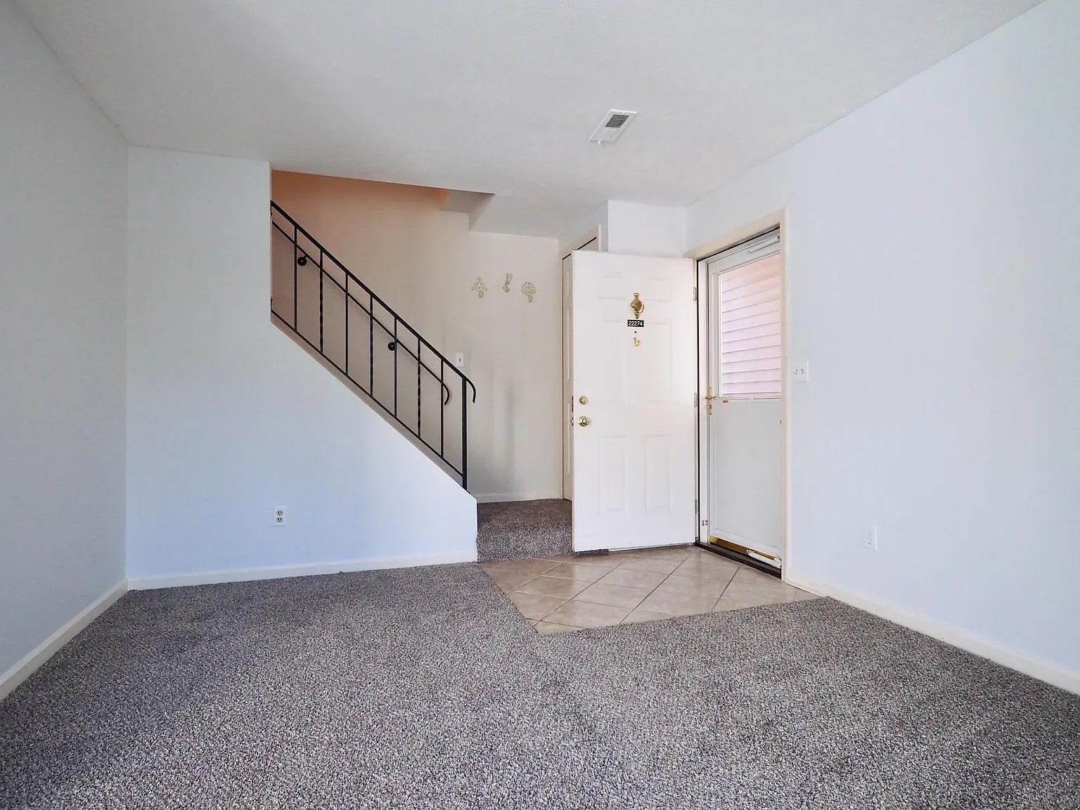 2 bed, 882 sqft, $1,550 — Photo 3