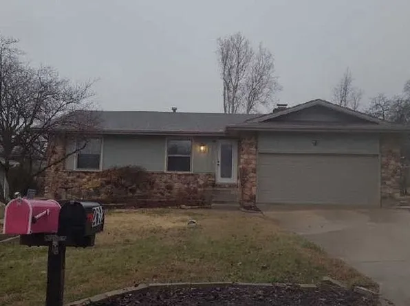 2632 W Katella Ln, Springfield, MO 65807