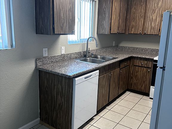 3rd image of 9350 Winter Gardens Blvd APT 9
