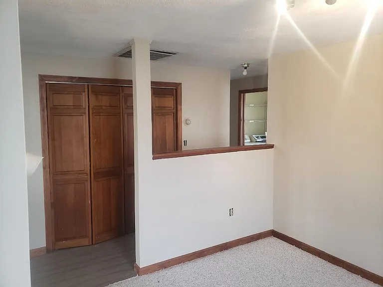 598 Springfield St — Photo 7