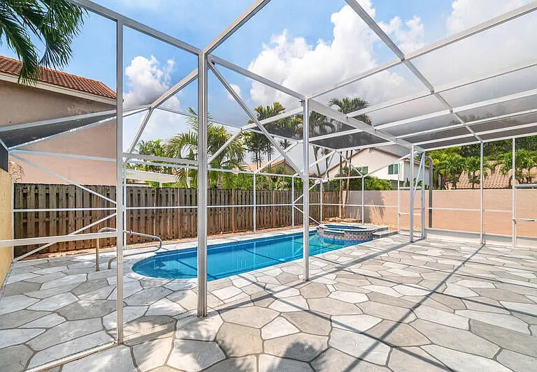 10425 Buena Ventura Dr — Photo 16