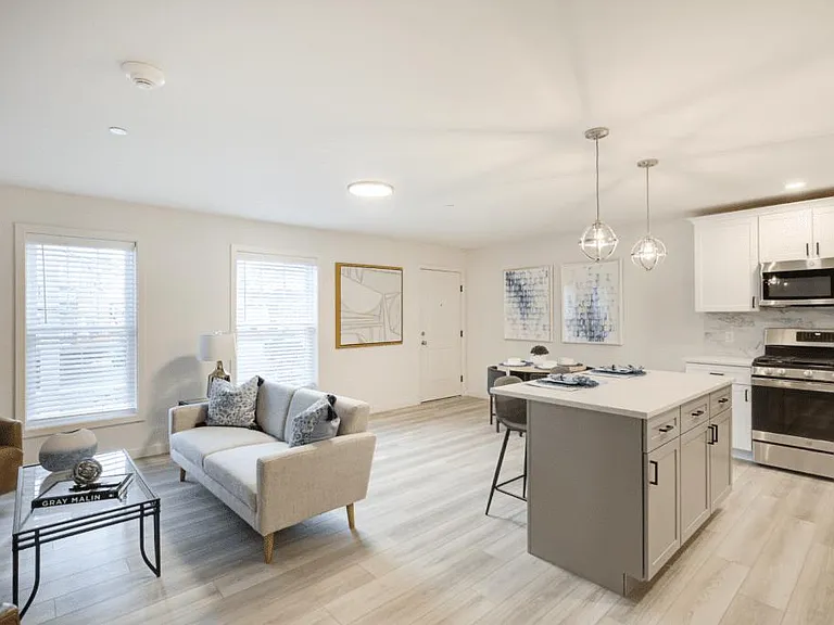 The Preserve at Smithtown — Photo 16